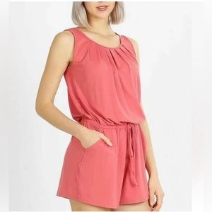ZENANA OUTFITTERS Casual Blouson Sleeveless
Romper Short Jumpsuit Size M